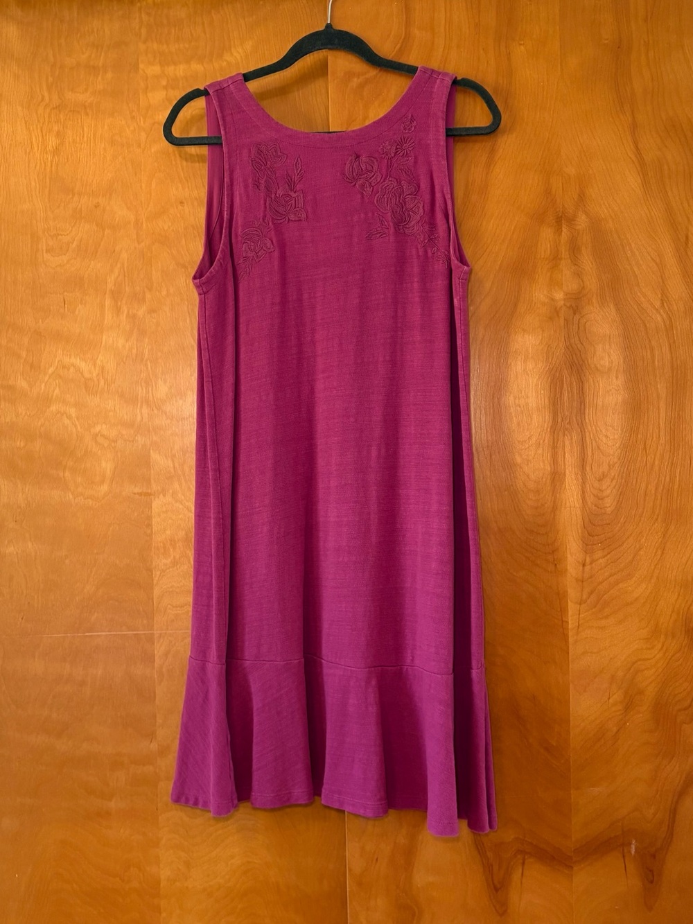 LOFT Magenta Sleeveless Embroidered Midi Dress with back V. Size L